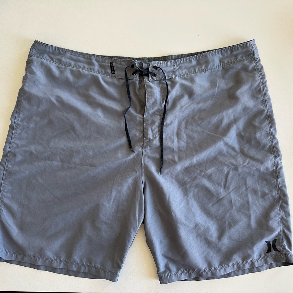 Hurley Men's Gray Board Shorts Swimsuit Size 40